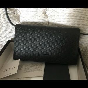 AUTHENTIC Gucci Microguccissima Wallet Crossbody